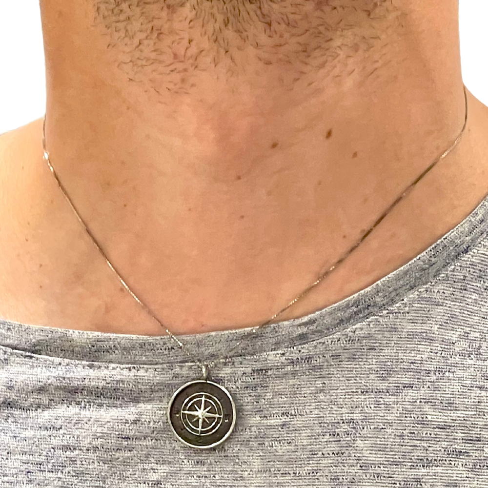 Collana in acciaio a maglia fina con rosa dei venti - rif. C1112E