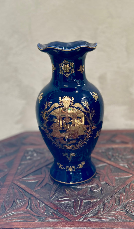 Vaso in Porcellana Blu Cobalto e Oro Zecchino – Dettaglio Barocco