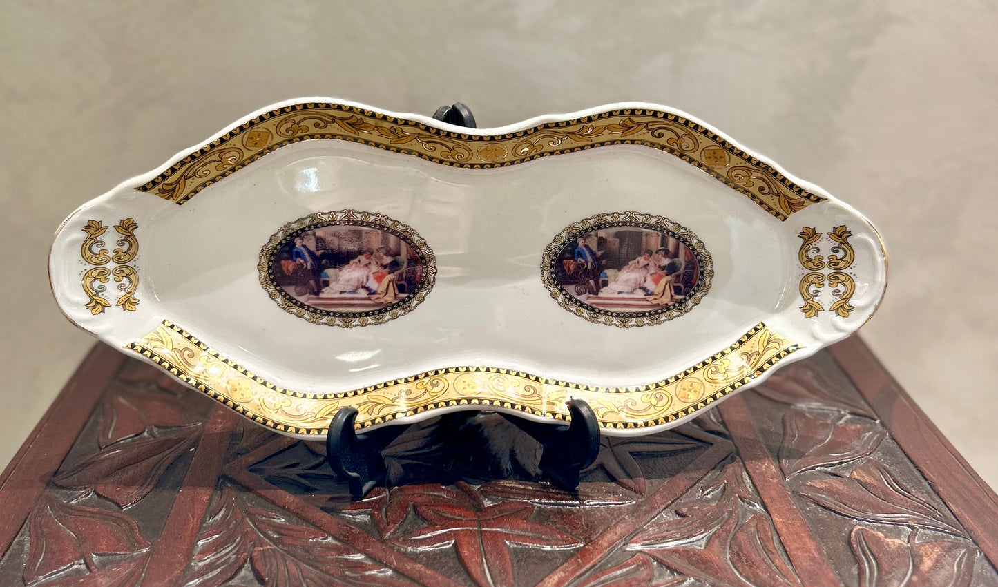 Vassoio Decorativo Stile Rococò con Scene Galanti